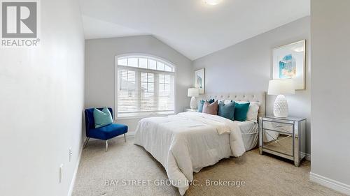 2 Groom Lane, Hamilton, ON - Indoor Photo Showing Bedroom