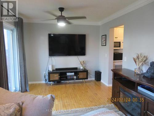 23 Wice Road, Barrie (Holly), ON - Indoor Photo Showing Living Room With Fireplace