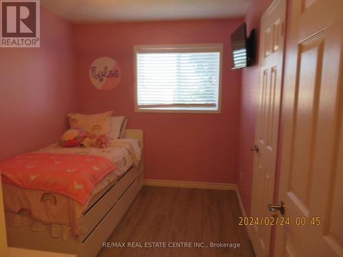 23 Wice Road, Barrie (Holly), ON - Indoor Photo Showing Bedroom