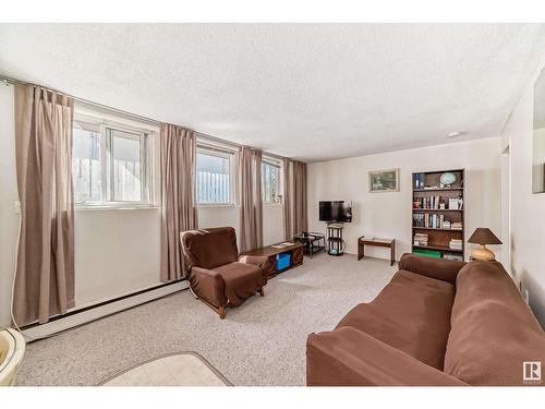 10006 154 St Nw, Edmonton, AB - Indoor Photo Showing Living Room