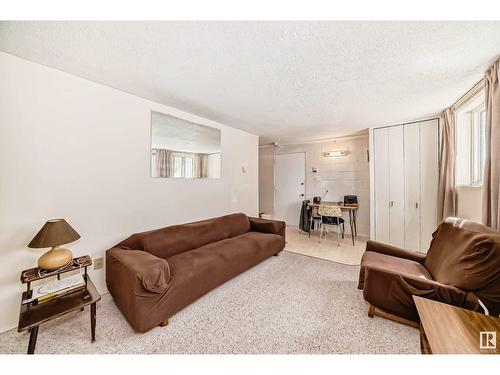 10006 154 St Nw, Edmonton, AB - Indoor Photo Showing Living Room