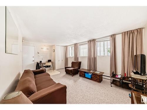 10006 154 St Nw, Edmonton, AB - Indoor Photo Showing Living Room