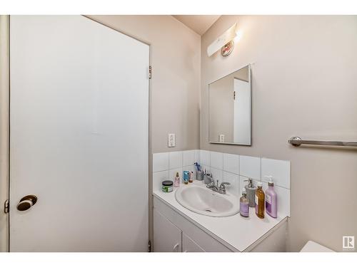 10006 154 St Nw, Edmonton, AB - Indoor Photo Showing Bathroom