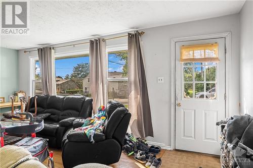 245 Victoria Street, Almonte, ON - Indoor Photo Showing Living Room