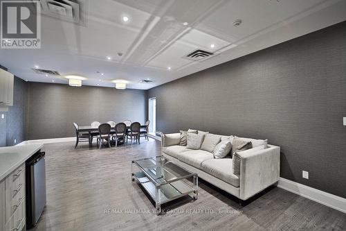 303 - 15277 Yonge Street, Aurora, ON - Indoor Photo Showing Other Room