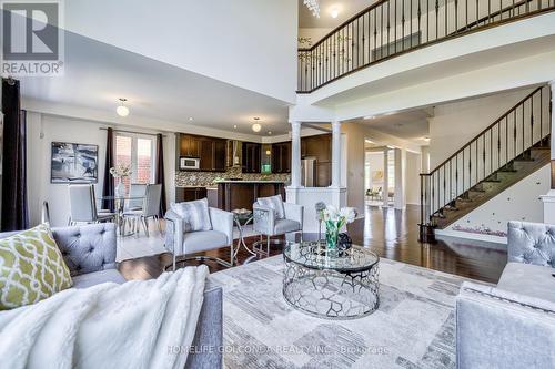 42 Pagnello Crescent, Markham, ON - Indoor Photo Showing Living Room