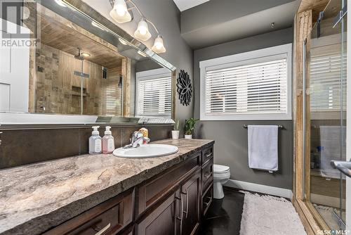 10 Belmont Crescent Sw, Moose Jaw, SK - Indoor Photo Showing Bathroom