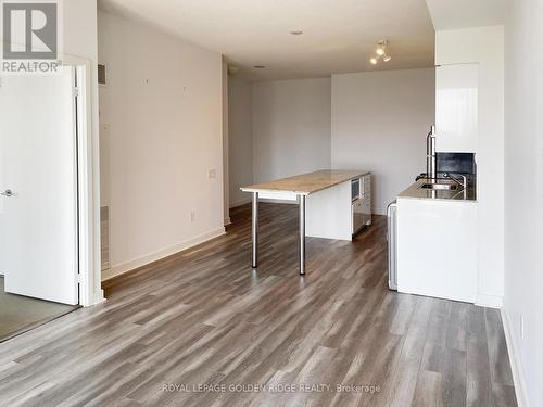 2207 - 33 Singer Court, Toronto (Bayview Village), ON - Indoor