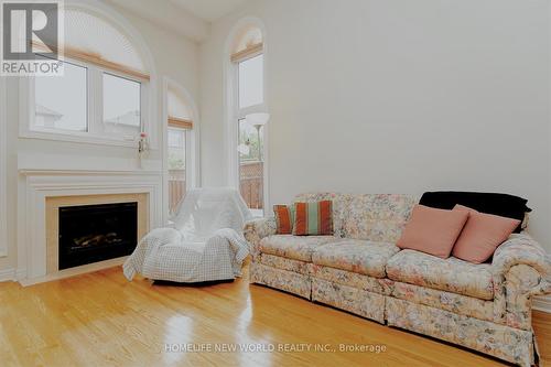 187 Frank Endean Road, Richmond Hill (Rouge Woods), ON - Indoor Photo Showing Living Room With Fireplace