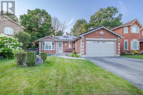 38 Crompton Drive, Barrie (Little Lake), ON - Outdoor With Facade