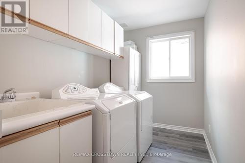 38 Crompton Drive, Barrie (Little Lake), ON - Indoor Photo Showing Laundry Room