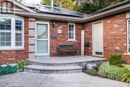 38 Crompton Drive, Barrie (Little Lake), ON - Outdoor