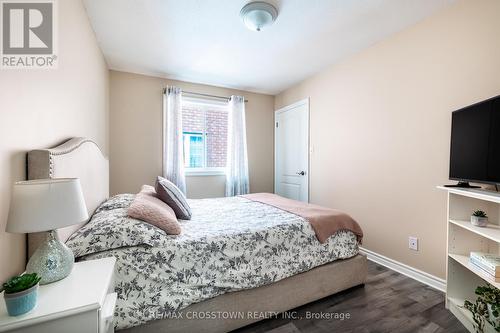 38 Crompton Drive, Barrie (Little Lake), ON - Indoor Photo Showing Bedroom