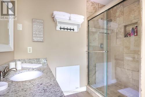 38 Crompton Drive, Barrie (Little Lake), ON - Indoor Photo Showing Bathroom