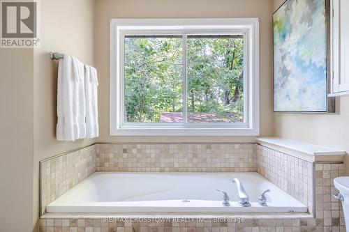 38 Crompton Drive, Barrie (Little Lake), ON - Indoor Photo Showing Bathroom