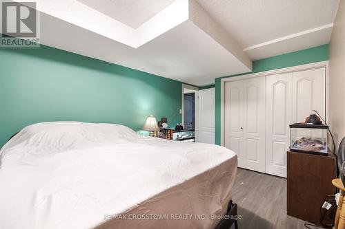 38 Crompton Drive, Barrie (Little Lake), ON - Indoor Photo Showing Bedroom