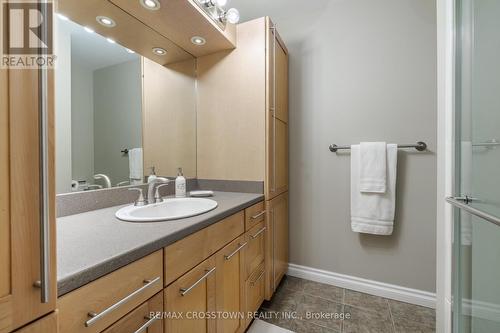 38 Crompton Drive, Barrie (Little Lake), ON - Indoor Photo Showing Bathroom