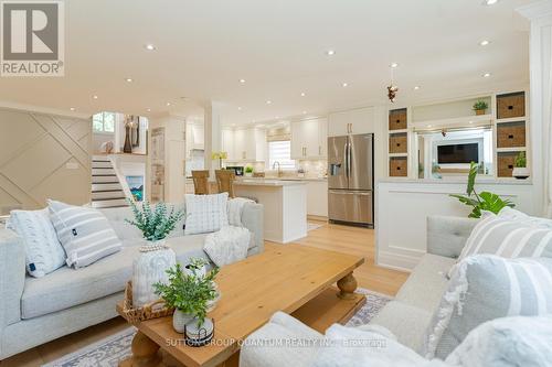 1508 Thetford Court, Mississauga (Clarkson), ON - Indoor Photo Showing Living Room