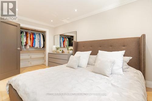 1508 Thetford Court, Mississauga, ON - Indoor Photo Showing Bedroom