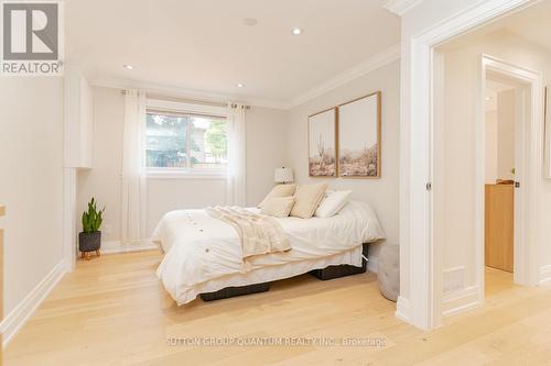 1508 Thetford Court, Mississauga, ON - Indoor Photo Showing Bedroom