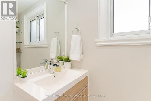 1508 Thetford Court, Mississauga (Clarkson), ON - Indoor Photo Showing Bathroom