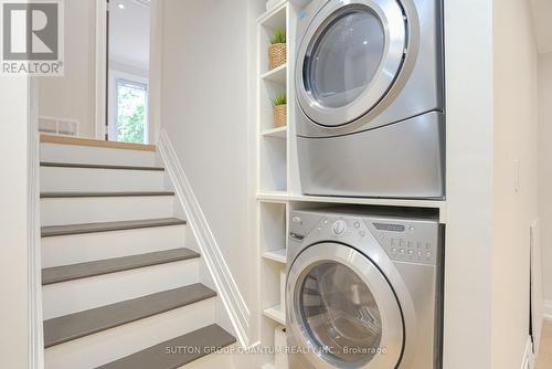 1508 Thetford Court, Mississauga (Clarkson), ON - Indoor Photo Showing Laundry Room