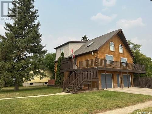 206 Lorraine Street, Weyburn, SK - Outdoor With Deck Patio Veranda