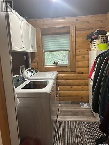 206 Lorraine Street, Weyburn, SK - Indoor Photo Showing Laundry Room