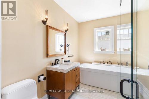 2788 Tallberg Court, Mississauga (Clarkson), ON - Indoor Photo Showing Bathroom