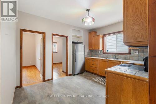 411 Mary Street, Hamilton (North End), ON - Indoor Photo Showing Kitchen With Double Sink