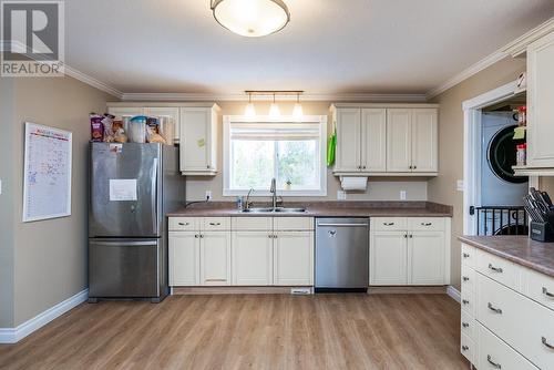 8625 Lynn Drive, Prince George, BC - Indoor Photo Showing Kitchen With Double Sink