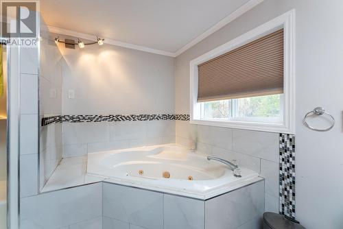 8625 Lynn Drive, Prince George, BC - Indoor Photo Showing Bathroom