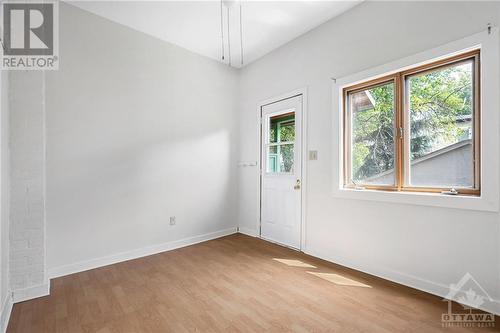 108 Grove Avenue, Ottawa, ON - Indoor Photo Showing Other Room