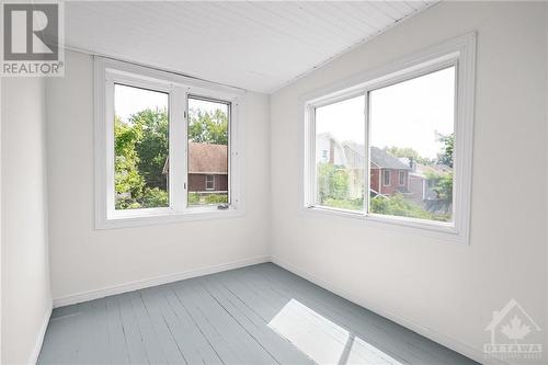 108 Grove Avenue, Ottawa, ON - Indoor Photo Showing Other Room