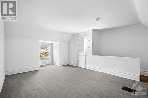 108 Grove Avenue, Ottawa, ON - Indoor Photo Showing Other Room