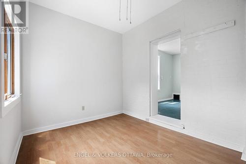 108 Grove Avenue, Ottawa, ON - Indoor Photo Showing Other Room