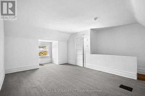 108 Grove Avenue, Ottawa, ON - Indoor Photo Showing Other Room