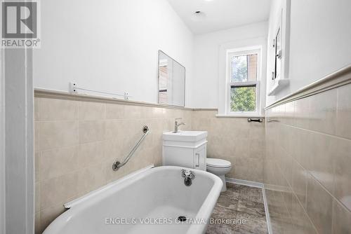 108 Grove Avenue, Ottawa, ON - Indoor Photo Showing Bathroom