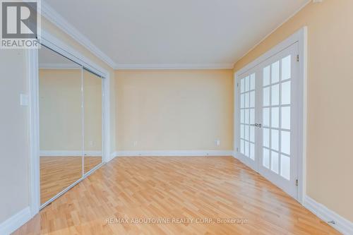 2122 - 633 Bay Street, Toronto, ON - Indoor Photo Showing Other Room