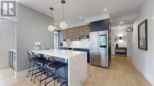 314 - 70 Roehampton Avenue, Toronto (Mount Pleasant West), ON - Indoor Photo Showing Kitchen With Upgraded Kitchen