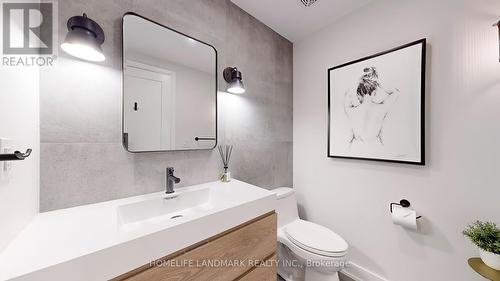 314 - 70 Roehampton Avenue, Toronto (Mount Pleasant West), ON - Indoor Photo Showing Bathroom