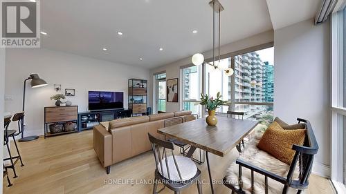 314 - 70 Roehampton Avenue, Toronto (Mount Pleasant West), ON - Indoor Photo Showing Living Room