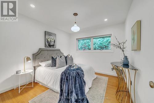 697 George Street, Burlington (Brant), ON - Indoor Photo Showing Bedroom