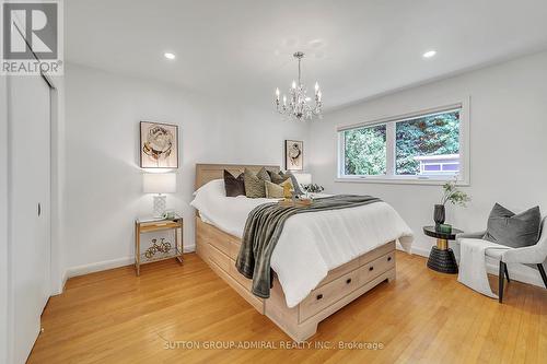 697 George Street, Burlington (Brant), ON - Indoor Photo Showing Bedroom