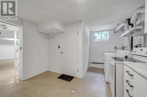 697 George Street, Burlington (Brant), ON - Indoor Photo Showing Laundry Room