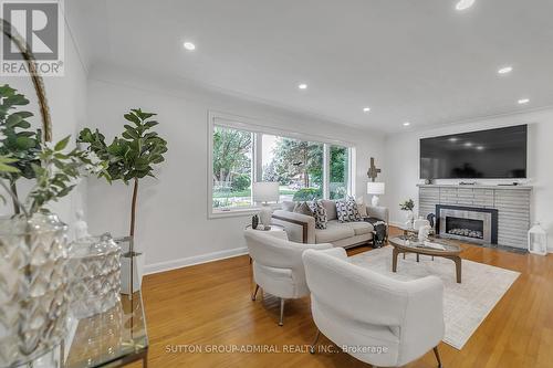 697 George Street, Burlington (Brant), ON - Indoor Photo Showing Living Room With Fireplace