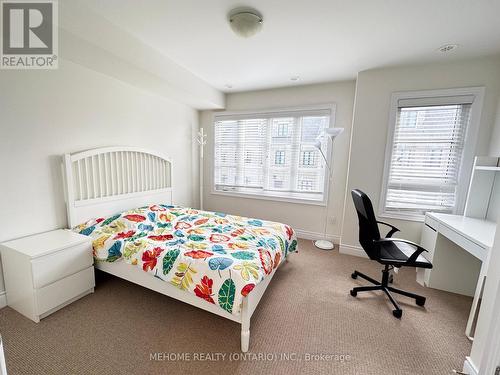 2097 Queensborough Gate, Mississauga, ON - Indoor Photo Showing Bedroom