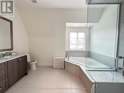 2097 Queensborough Gate, Mississauga, ON - Indoor Photo Showing Bathroom