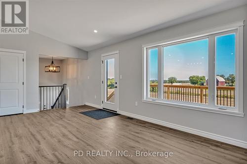 8 Acrevale Road, Kawartha Lakes, ON - Indoor Photo Showing Other Room