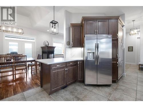 2582 St Andrews Street, Blind Bay, BC - Indoor Photo Showing Kitchen